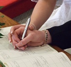 Música para la firma de los novios y testigos en el altar